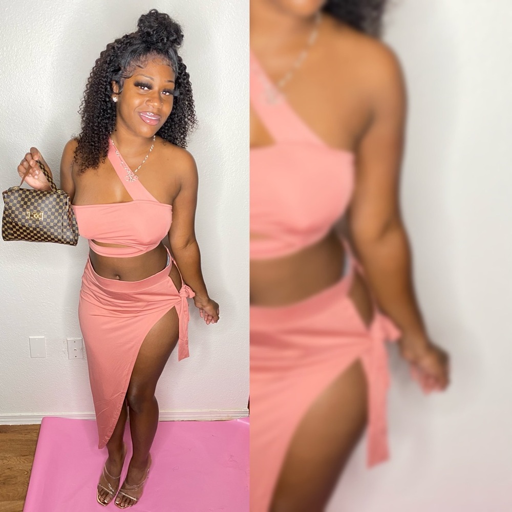 Dress- L - Picture 2 of 2